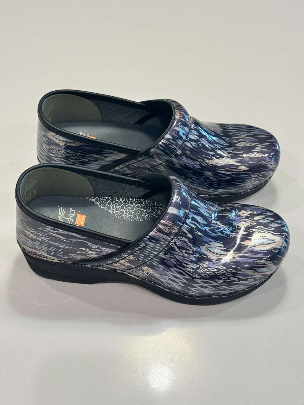 Dansko XP 2.0 Clogs Womens EU-38/US-7.5-8 Southwestern Multicolor Patent Leather - Picture 4 of 10